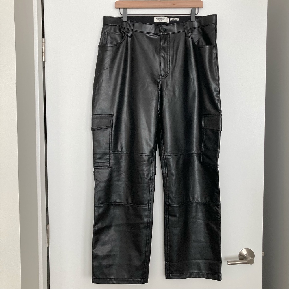 Abercrombie & Fitch Curve Love Vegan Leather Cargo 90s Relaxed Pant